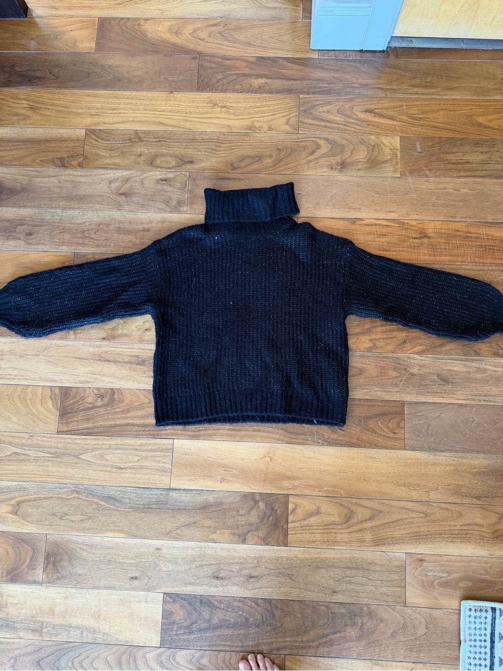 Old Navy small black sweater